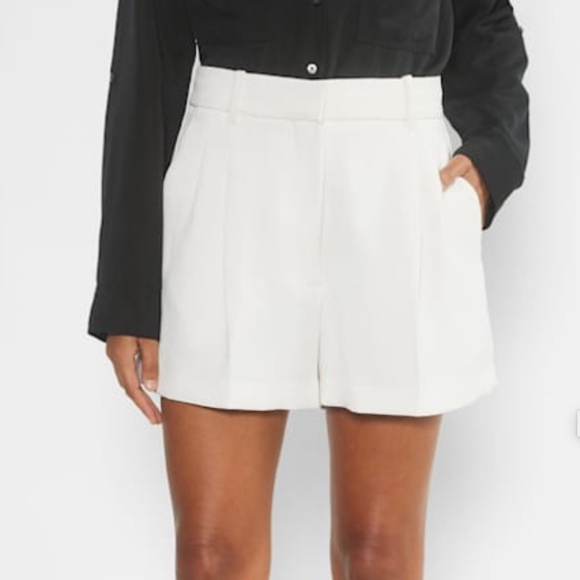 Wilfred The Effortless Short Mini High-waisted Japanese crepe shorts - Picture 3 of 10
